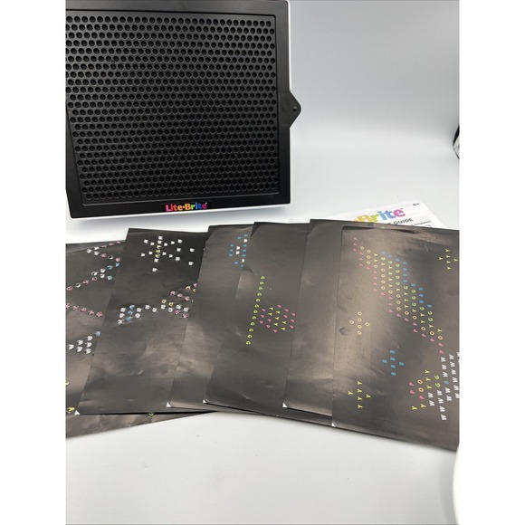 Lite-Brite Retro Toy - Classic Creative Light-Up Peg Board - Picture 6 of 9